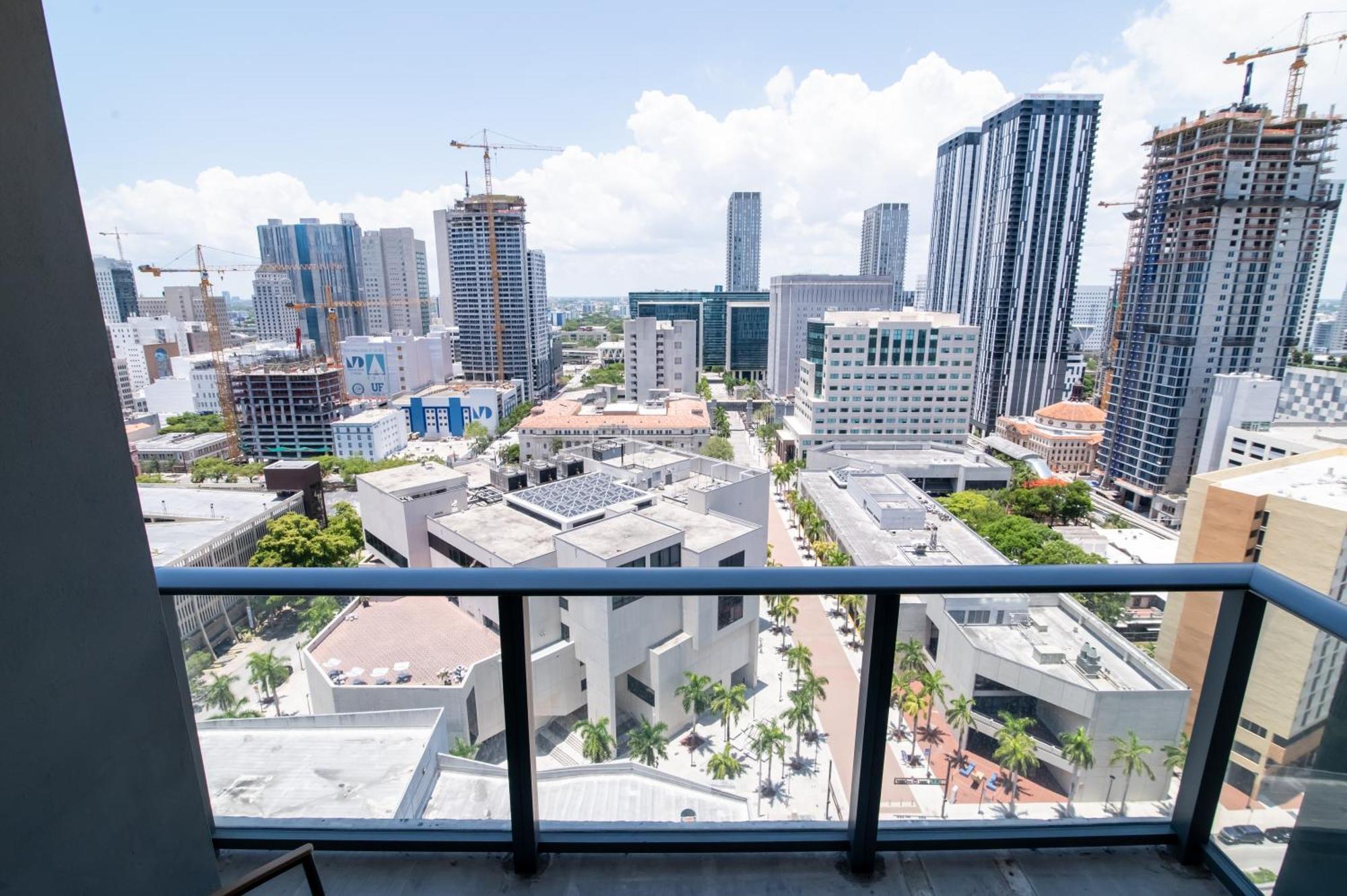 Luxurious King Bed Suite In Downtown Μαϊάμι Εξωτερικό φωτογραφία